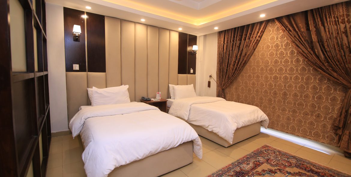Executive Double bed amin hotel